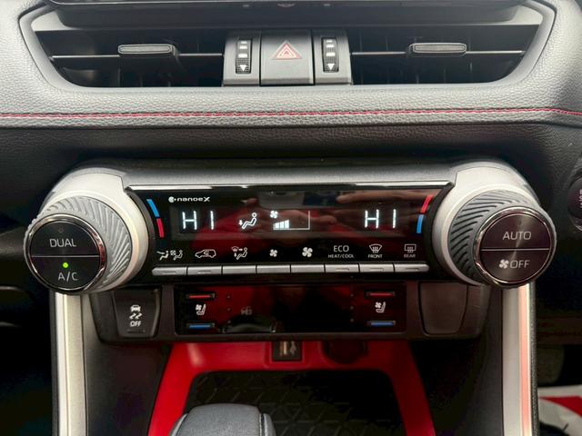 RAV4 アドベンチャー オフロードパッケージII 純正ナビ/フルセグTV/パノラミックビューモニター/デジタルインナーミラー/パワーバックドア/黒合皮シート/シートベンチレーション/パワーシート/ステアヒーター/純正18インチアルミ/LED/寒冷地(9枚目)