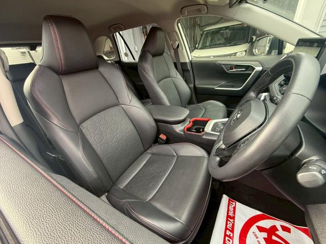 RAV4 アドベンチャー オフロードパッケージII 純正ナビ/フルセグTV/パノラミックビューモニター/デジタルインナーミラー/パワーバックドア/黒合皮シート/シートベンチレーション/パワーシート/ステアヒーター/純正18インチアルミ/LED/寒冷地(12枚目)