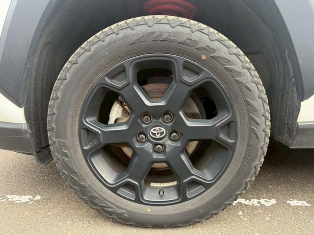 RAV4 アドベンチャー オフロードパッケージII 純正ナビ/フルセグTV/パノラミックビューモニター/デジタルインナーミラー/パワーバックドア/黒合皮シート/シートベンチレーション/パワーシート/ステアヒーター/純正18インチアルミ/LED/寒冷地(23枚目)