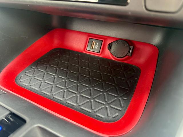 RAV4 アドベンチャー オフロードパッケージII 純正ナビ/フルセグTV/パノラミックビューモニター/デジタルインナーミラー/パワーバックドア/黒合皮シート/シートベンチレーション/パワーシート/ステアヒーター/純正18インチアルミ/LED/寒冷地(34枚目)