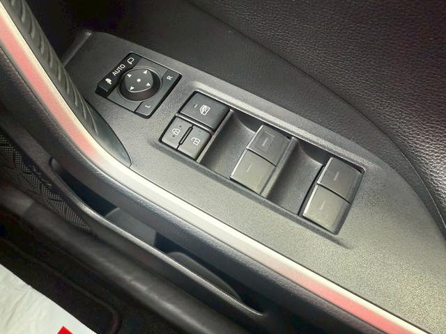 RAV4 アドベンチャー オフロードパッケージII 純正ナビ/フルセグTV/パノラミックビューモニター/デジタルインナーミラー/パワーバックドア/黒合皮シート/シートベンチレーション/パワーシート/ステアヒーター/純正18インチアルミ/LED/寒冷地(37枚目)