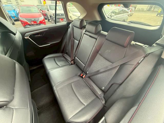 RAV4 アドベンチャー オフロードパッケージII 純正ナビ/フルセグTV/パノラミックビューモニター/デジタルインナーミラー/パワーバックドア/黒合皮シート/シートベンチレーション/パワーシート/ステアヒーター/純正18インチアルミ/LED/寒冷地(41枚目)