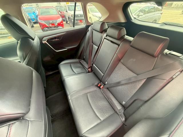 RAV4 アドベンチャー オフロードパッケージII 純正ナビ/フルセグTV/パノラミックビューモニター/デジタルインナーミラー/パワーバックドア/黒合皮シート/シートベンチレーション/パワーシート/ステアヒーター/純正18インチアルミ/LED/寒冷地(43枚目)