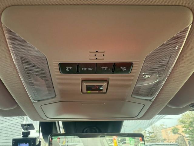 RAV4 アドベンチャー オフロードパッケージII 純正ナビ/フルセグTV/パノラミックビューモニター/デジタルインナーミラー/パワーバックドア/黒合皮シート/シートベンチレーション/パワーシート/ステアヒーター/純正18インチアルミ/LED/寒冷地(47枚目)