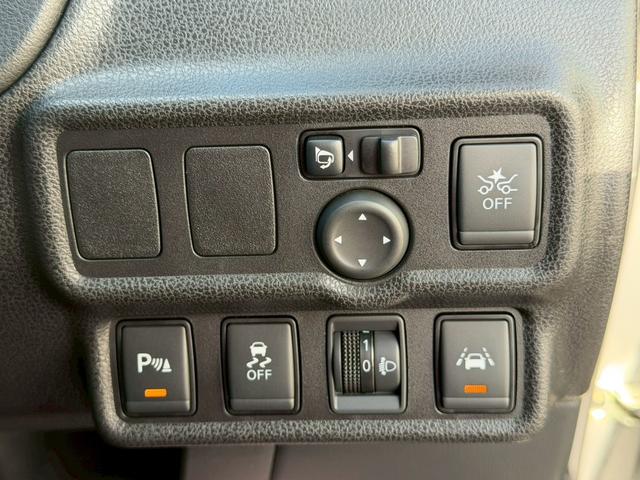 ノート Ｘ　ＦＯＵＲ　４ＷＤ／純正ナビ／フルセグＴＶ／バックカメラ／ドラレコ／ＥＴＣ／ワンオーナー車／走行距離１１０００キロ／衝突被害軽減ブレーキ／スマートキー／プッシュスタート／車検整備付／アップルあんしんライト保証１年（9枚目）