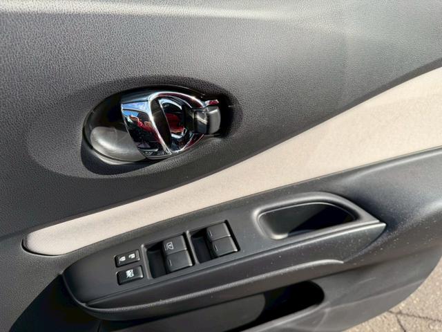 ノート Ｘ　ＦＯＵＲ　４ＷＤ／純正ナビ／フルセグＴＶ／バックカメラ／ドラレコ／ＥＴＣ／ワンオーナー車／走行距離１１０００キロ／衝突被害軽減ブレーキ／スマートキー／プッシュスタート／車検整備付／アップルあんしんライト保証１年（32枚目）