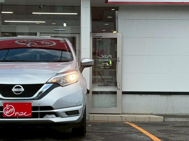 ノート Ｘ　ＦＯＵＲ　４ＷＤ／純正ナビ／フルセグＴＶ／バックカメラ／ドラレコ／ＥＴＣ／ワンオーナー車／走行距離１１０００キロ／衝突被害軽減ブレーキ／スマートキー／プッシュスタート／車検整備付／アップルあんしんライト保証１年（44枚目）