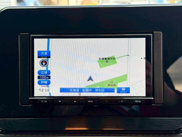 ノート Ｘ　ＦＯＵＲ　ハイブリッド４ＷＤ／ナビ／バックカメラ／エマージェンシーブレーキ／インテリジェントキー／プッシュスタート／シートヒーター／ステアリングヒーター／ＵＳＢ／車検整備付き／アップルあんしんライト保証１年付き（3枚目）