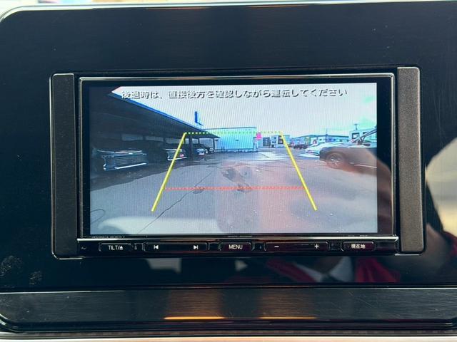 ノート Ｘ　ＦＯＵＲ　ハイブリッド４ＷＤ／ナビ／バックカメラ／エマージェンシーブレーキ／インテリジェントキー／プッシュスタート／シートヒーター／ステアリングヒーター／ＵＳＢ／車検整備付き／アップルあんしんライト保証１年付き（4枚目）