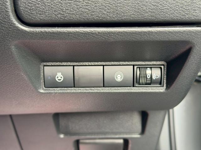 ノート Ｘ　ＦＯＵＲ　ハイブリッド４ＷＤ／ナビ／バックカメラ／エマージェンシーブレーキ／インテリジェントキー／プッシュスタート／シートヒーター／ステアリングヒーター／ＵＳＢ／車検整備付き／アップルあんしんライト保証１年付き（9枚目）