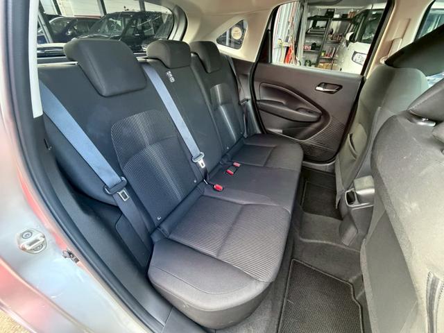 ノート Ｘ　ＦＯＵＲ　ハイブリッド４ＷＤ／ナビ／バックカメラ／エマージェンシーブレーキ／インテリジェントキー／プッシュスタート／シートヒーター／ステアリングヒーター／ＵＳＢ／車検整備付き／アップルあんしんライト保証１年付き（11枚目）