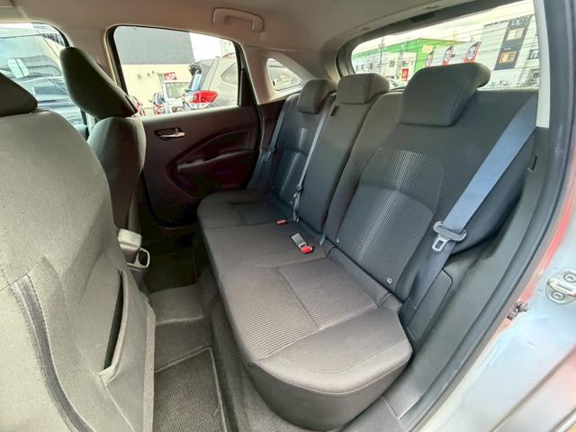 ノート Ｘ　ＦＯＵＲ　ハイブリッド４ＷＤ／ナビ／バックカメラ／エマージェンシーブレーキ／インテリジェントキー／プッシュスタート／シートヒーター／ステアリングヒーター／ＵＳＢ／車検整備付き／アップルあんしんライト保証１年付き（13枚目）