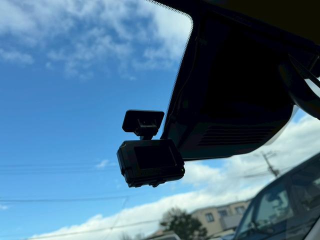 ノート Ｘ　ＦＯＵＲ　ハイブリッド４ＷＤ／ナビ／バックカメラ／エマージェンシーブレーキ／インテリジェントキー／プッシュスタート／シートヒーター／ステアリングヒーター／ＵＳＢ／車検整備付き／アップルあんしんライト保証１年付き（28枚目）