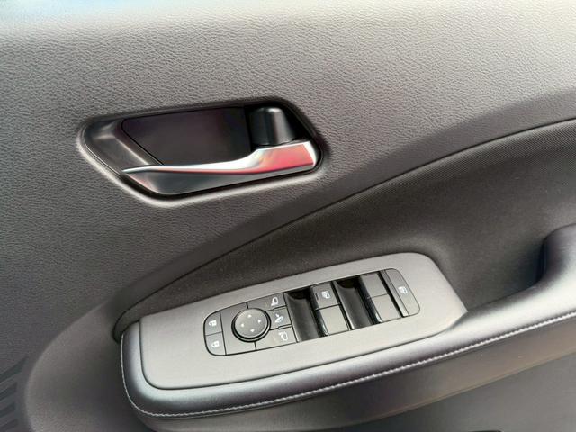 ノート Ｘ　ＦＯＵＲ　ハイブリッド４ＷＤ／ナビ／バックカメラ／エマージェンシーブレーキ／インテリジェントキー／プッシュスタート／シートヒーター／ステアリングヒーター／ＵＳＢ／車検整備付き／アップルあんしんライト保証１年付き（29枚目）