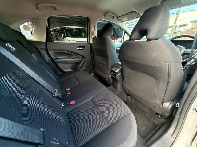 ノート Ｘ　ＦＯＵＲ　ハイブリッド４ＷＤ／ナビ／バックカメラ／エマージェンシーブレーキ／インテリジェントキー／プッシュスタート／シートヒーター／ステアリングヒーター／ＵＳＢ／車検整備付き／アップルあんしんライト保証１年付き（32枚目）