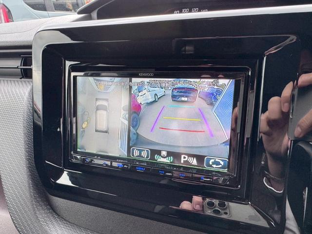 デリカＤ：２ カスタムハイブリッドＭＶ　全方位カメラパッケージ　４ＷＤ／ナビ／全方位カメラ／両側パワースライドドア／衝突被害軽減／ヘッドアップディスプレイ／ＬＥＤヘッドライト／オートハイビーム／アダプティブクルコン／シートヒーター／スマートキー／プッシュスタート（3枚目）