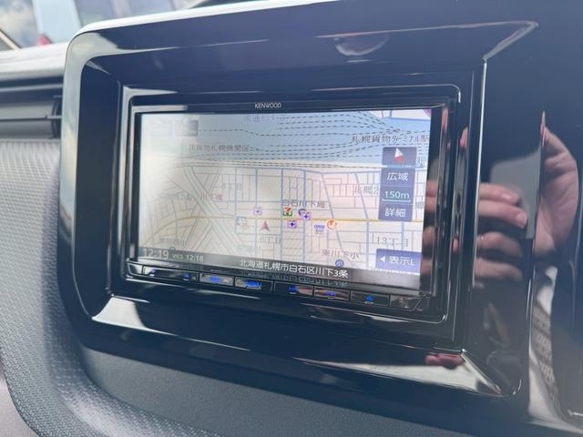 デリカＤ：２ カスタムハイブリッドＭＶ　全方位カメラパッケージ　４ＷＤ／ナビ／全方位カメラ／両側パワースライドドア／衝突被害軽減／ヘッドアップディスプレイ／ＬＥＤヘッドライト／オートハイビーム／アダプティブクルコン／シートヒーター／スマートキー／プッシュスタート（4枚目）