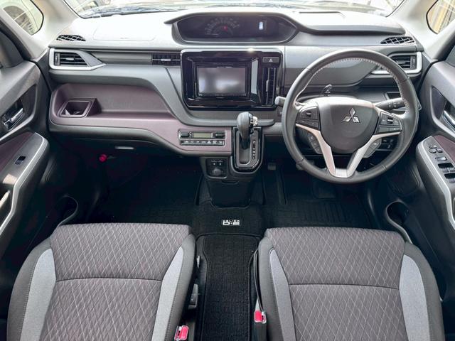 デリカＤ：２ カスタムハイブリッドＭＶ　全方位カメラパッケージ　４ＷＤ／ナビ／全方位カメラ／両側パワースライドドア／衝突被害軽減／ヘッドアップディスプレイ／ＬＥＤヘッドライト／オートハイビーム／アダプティブクルコン／シートヒーター／スマートキー／プッシュスタート（5枚目）