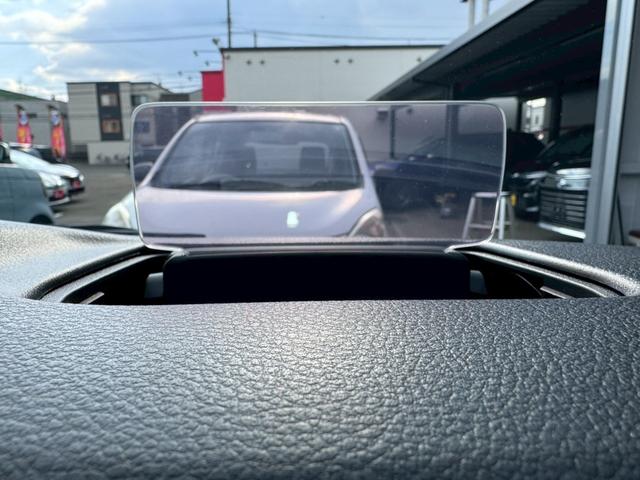 デリカＤ：２ カスタムハイブリッドＭＶ　全方位カメラパッケージ　４ＷＤ／ナビ／全方位カメラ／両側パワースライドドア／衝突被害軽減／ヘッドアップディスプレイ／ＬＥＤヘッドライト／オートハイビーム／アダプティブクルコン／シートヒーター／スマートキー／プッシュスタート（10枚目）