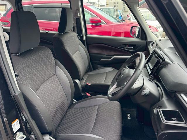 デリカＤ：２ カスタムハイブリッドＭＶ　全方位カメラパッケージ　４ＷＤ／ナビ／全方位カメラ／両側パワースライドドア／衝突被害軽減／ヘッドアップディスプレイ／ＬＥＤヘッドライト／オートハイビーム／アダプティブクルコン／シートヒーター／スマートキー／プッシュスタート（11枚目）