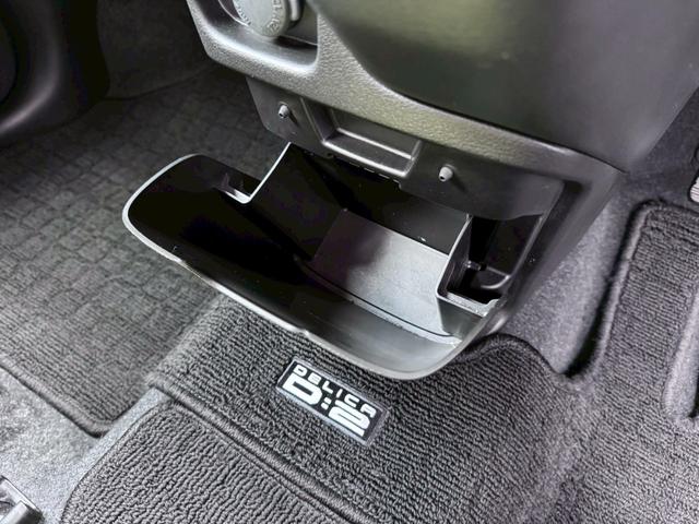 デリカＤ：２ カスタムハイブリッドＭＶ　全方位カメラパッケージ　４ＷＤ／ナビ／全方位カメラ／両側パワースライドドア／衝突被害軽減／ヘッドアップディスプレイ／ＬＥＤヘッドライト／オートハイビーム／アダプティブクルコン／シートヒーター／スマートキー／プッシュスタート（44枚目）