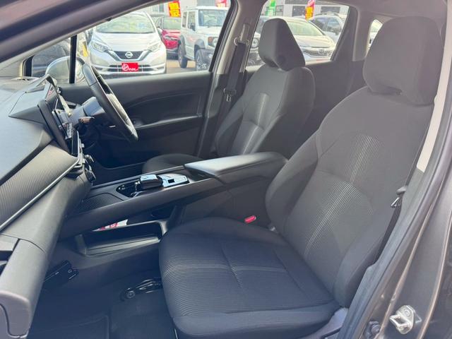 ノート X FOUR ハイブリッド4WD/ナビ/バックカメラ/エマージェンシーブレーキ/シートヒーター/ステアリングヒーター/インテリジェントキー/プッシュスタート/ETC/USB/アップルあんしんライト保証1年付き(12枚目)