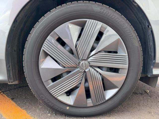 ノート X FOUR ハイブリッド4WD/ナビ/バックカメラ/エマージェンシーブレーキ/シートヒーター/ステアリングヒーター/インテリジェントキー/プッシュスタート/ETC/USB/アップルあんしんライト保証1年付き(21枚目)