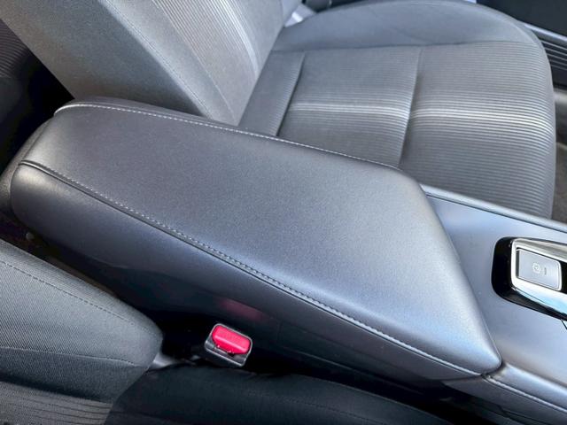 ノート X FOUR ハイブリッド4WD/ナビ/バックカメラ/エマージェンシーブレーキ/シートヒーター/ステアリングヒーター/インテリジェントキー/プッシュスタート/ETC/USB/アップルあんしんライト保証1年付き(30枚目)