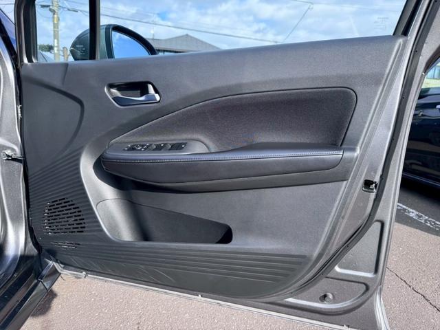 ノート X FOUR ハイブリッド4WD/ナビ/バックカメラ/エマージェンシーブレーキ/シートヒーター/ステアリングヒーター/インテリジェントキー/プッシュスタート/ETC/USB/アップルあんしんライト保証1年付き(40枚目)