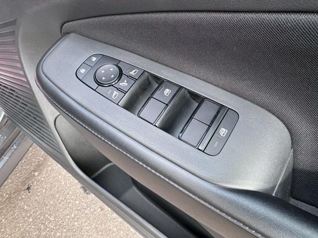 ノート X FOUR ハイブリッド4WD/ナビ/バックカメラ/エマージェンシーブレーキ/シートヒーター/ステアリングヒーター/インテリジェントキー/プッシュスタート/ETC/USB/アップルあんしんライト保証1年付き(41枚目)