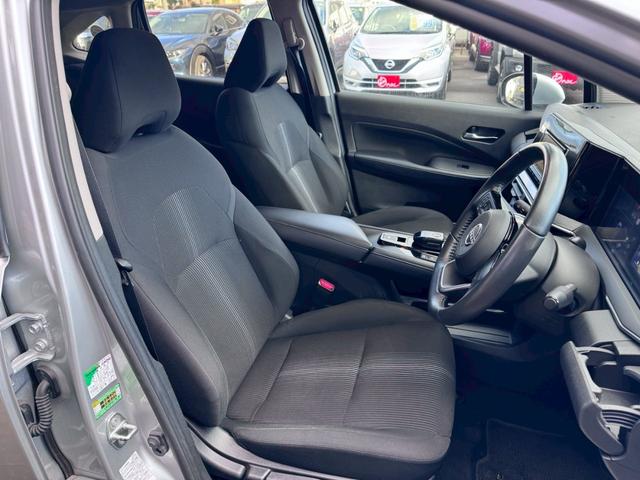 ノート Ｘ　ＦＯＵＲ　ハイブリッド４ＷＤ／ナビ／バックカメラ／ＥＴＣ／エマージェンシーブレーキ／シートヒーター／ステアヒーター／インテリジェントキー／プッシュスタート／ＵＳＢ／車検整備付／アップルあんしんライト保証１年付（10枚目）