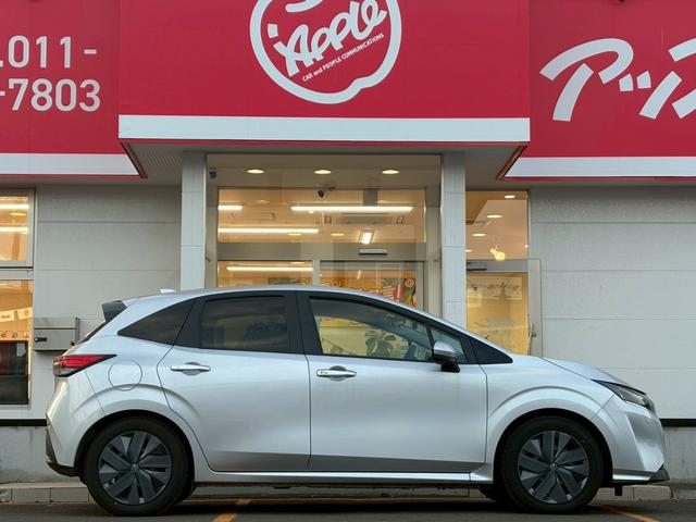 ノート Ｘ　ＦＯＵＲ　ハイブリッド４ＷＤ／ナビ／バックカメラ／ＥＴＣ／エマージェンシーブレーキ／シートヒーター／ステアヒーター／インテリジェントキー／プッシュスタート／ＵＳＢ／車検整備付／アップルあんしんライト保証１年付（18枚目）