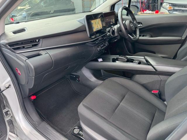 ノート Ｘ　ＦＯＵＲ　ハイブリッド４ＷＤ／ナビ／バックカメラ／ＥＴＣ／エマージェンシーブレーキ／シートヒーター／ステアヒーター／インテリジェントキー／プッシュスタート／ＵＳＢ／車検整備付／アップルあんしんライト保証１年付（35枚目）