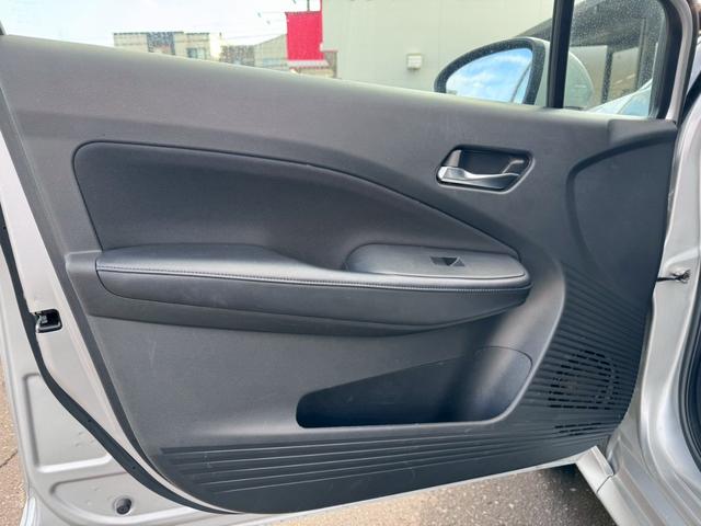 ノート Ｘ　ＦＯＵＲ　ハイブリッド４ＷＤ／ナビ／バックカメラ／ＥＴＣ／エマージェンシーブレーキ／シートヒーター／ステアヒーター／インテリジェントキー／プッシュスタート／ＵＳＢ／車検整備付／アップルあんしんライト保証１年付（39枚目）