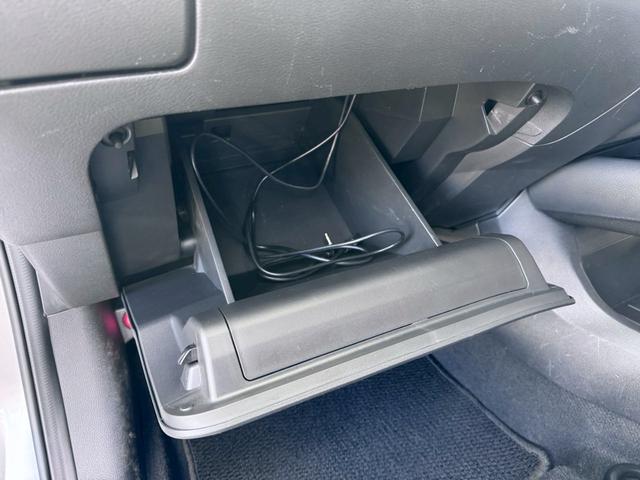 ノート Ｘ　ＦＯＵＲ　ハイブリッド４ＷＤ／ナビ／バックカメラ／ＥＴＣ／エマージェンシーブレーキ／シートヒーター／ステアヒーター／インテリジェントキー／プッシュスタート／ＵＳＢ／車検整備付／アップルあんしんライト保証１年付（41枚目）