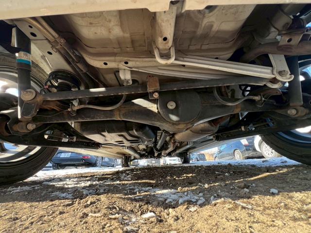 スペーシアカスタムＺ ベースグレード　両側スライド片側電動ドア　ＣＤ－ＭＤデッキ　シートヒーター　プッシュスタート　フロントフォグ　シートヒーター　ＨＩＤヘッドライト　スマートキー　電動格納ドアミラー（32枚目）