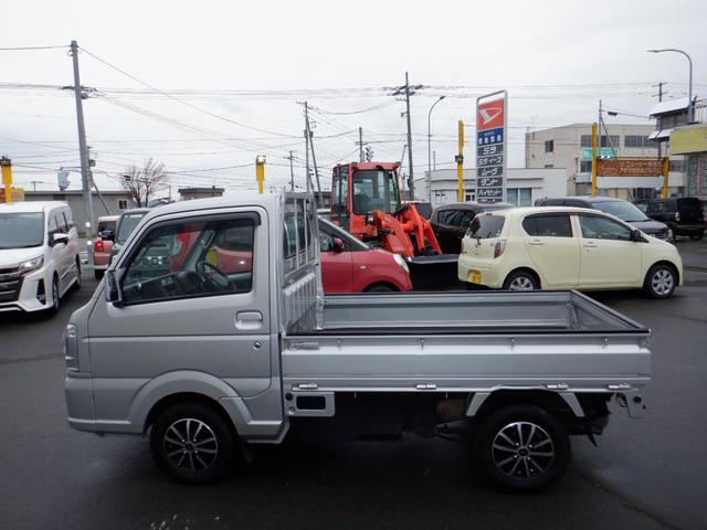 キャリイトラック ＫＸ　４ＷＤ　５速マニュアル　デフロック　作業灯　ＬＥＤヘッドライト　フォグランプ　キーレス　パワーウインドウ　ＣＤ　社外アルミ（8枚目）