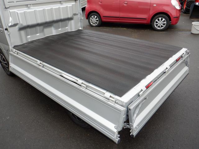 キャリイトラック ＫＸ　４ＷＤ　５速マニュアル　デフロック　作業灯　ＬＥＤヘッドライト　フォグランプ　キーレス　パワーウインドウ　ＣＤ　社外アルミ（9枚目）