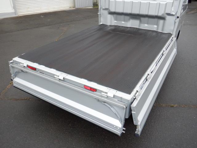 キャリイトラック ＫＸ　４ＷＤ　５速マニュアル　デフロック　作業灯　ＬＥＤヘッドライト　フォグランプ　キーレス　パワーウインドウ　ＣＤ　社外アルミ（10枚目）