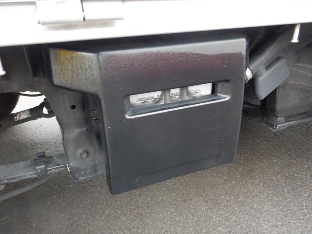 キャリイトラック ＫＸ　４ＷＤ　５速マニュアル　デフロック　作業灯　ＬＥＤヘッドライト　フォグランプ　キーレス　パワーウインドウ　ＣＤ　社外アルミ（13枚目）
