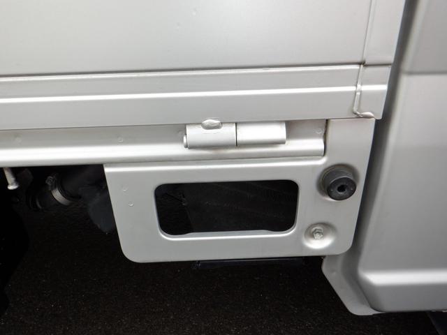 キャリイトラック ＫＸ　４ＷＤ　５速マニュアル　デフロック　作業灯　ＬＥＤヘッドライト　フォグランプ　キーレス　パワーウインドウ　ＣＤ　社外アルミ（14枚目）