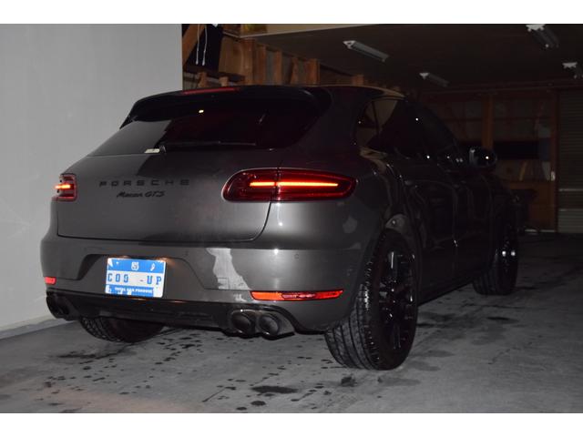 マカンGTS ターボ・4WD・純正SDナビ・サイド・バックカメラ・BOSEサウンド・パワーシート・シートヒーター・エンボス加工シート・パークセンサー・本州仕入(18枚目)