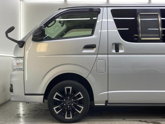 レジアスエースバン ロングＤＸ　ＧＬパッケージ　４ＷＤ・カロッツェリアメモリーナビフルセグテレビ・ＣＤ・ＤＶＤ・Ｂｌｕｅｔｏｏｔｈ・バックカメラ・社外１７インチ・ＳＯＲＥＸヒッチメンバー・リヤヒーター・キーレス・寒冷地仕様・６人乗り（9枚目）