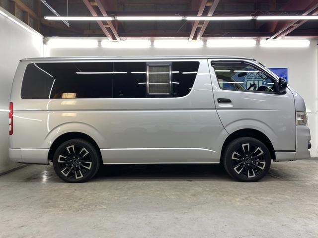 レジアスエースバン ロングＤＸ　ＧＬパッケージ　４ＷＤ・カロッツェリアメモリーナビフルセグテレビ・ＣＤ・ＤＶＤ・Ｂｌｕｅｔｏｏｔｈ・バックカメラ・社外１７インチ・ＳＯＲＥＸヒッチメンバー・リヤヒーター・キーレス・寒冷地仕様・６人乗り（13枚目）