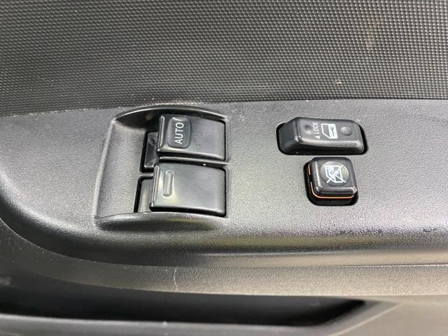 レジアスエースバン ロングＤＸ　ＧＬパッケージ　４ＷＤ・カロッツェリアメモリーナビフルセグテレビ・ＣＤ・ＤＶＤ・Ｂｌｕｅｔｏｏｔｈ・バックカメラ・社外１７インチ・ＳＯＲＥＸヒッチメンバー・リヤヒーター・キーレス・寒冷地仕様・６人乗り（56枚目）