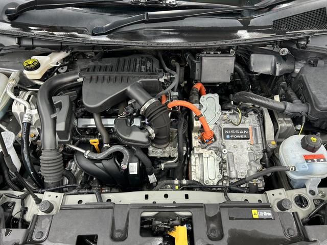 ノート Ｘ　ＦＯＵＲ　４ＷＤ・社外メモリーナビゲーション・Ｂｌｕｅｔｏｏｔｈ・バックカメラ・衝突軽減ブレーキ・横滑り防止・ステアリングヒーター・プッシュスタート・ライトレベライザー・ステアリングヒーターＥＴＣ・レンタアップ（78枚目）