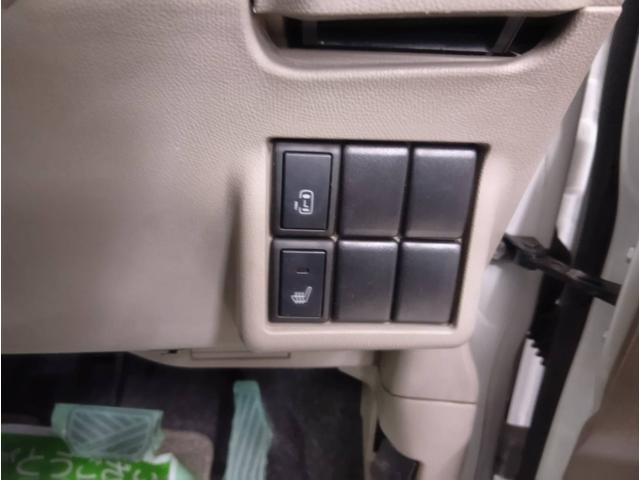 開け閉めラクラク電動スライドドア♪荷物が多いときなど大変助かりますね！