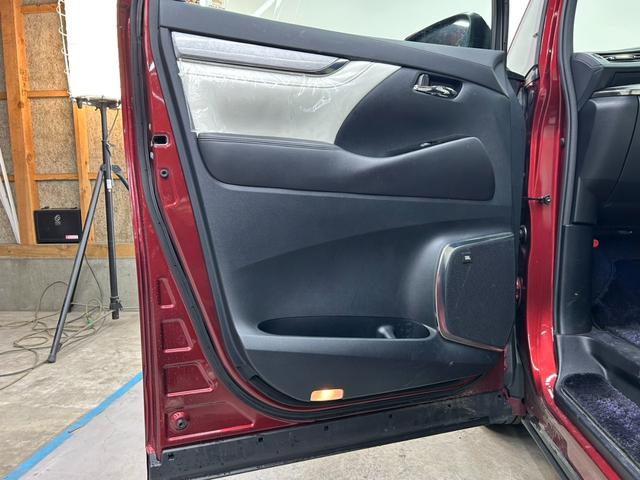 ヴェルファイアハイブリッド エグゼクティブラウンジZ 4WD・純正SDナビフルセグテレビ・Bluetooth・パノラマモニター・フリップダウンモニター・JBLサウンド・両側パワースライド・パワーバックドア・白革シート・シートヒーター・寒冷地仕様(42枚目)