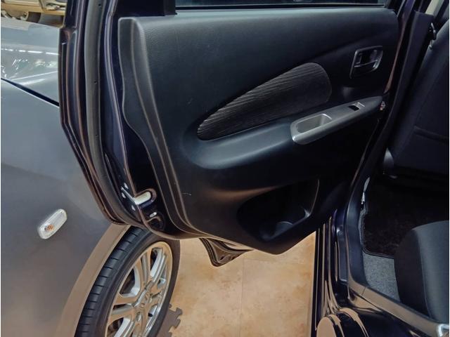 デイズ ハイウェイスター　Ｇターボ　ターボ・４ＷＤ・カロッエリアメモリーナビフルセグテレビ・アラウンドビューモニター・Ｂｌｕｅｔｏｏｔｈ・ＤＶＤ・ＣＤ・運転席シートヒーター・インテリジェントキー・プッシュスタート・キセノンライト（30枚目）