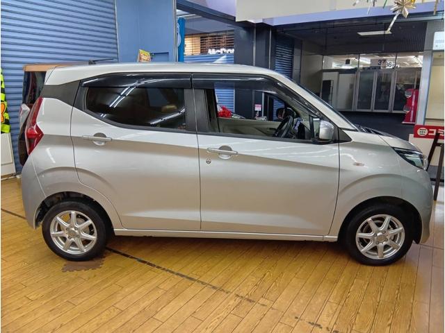 ｅＫワゴン Ｍ　４ＷＤ・純正メモリ―ナビフルセグテレビ・衝突軽減ブレーキ・横滑り防止装置・アイドリングストップ・フロントシートヒーター・ライトレベライザー・キーレスエントリー・ＥＴＣ（5枚目）